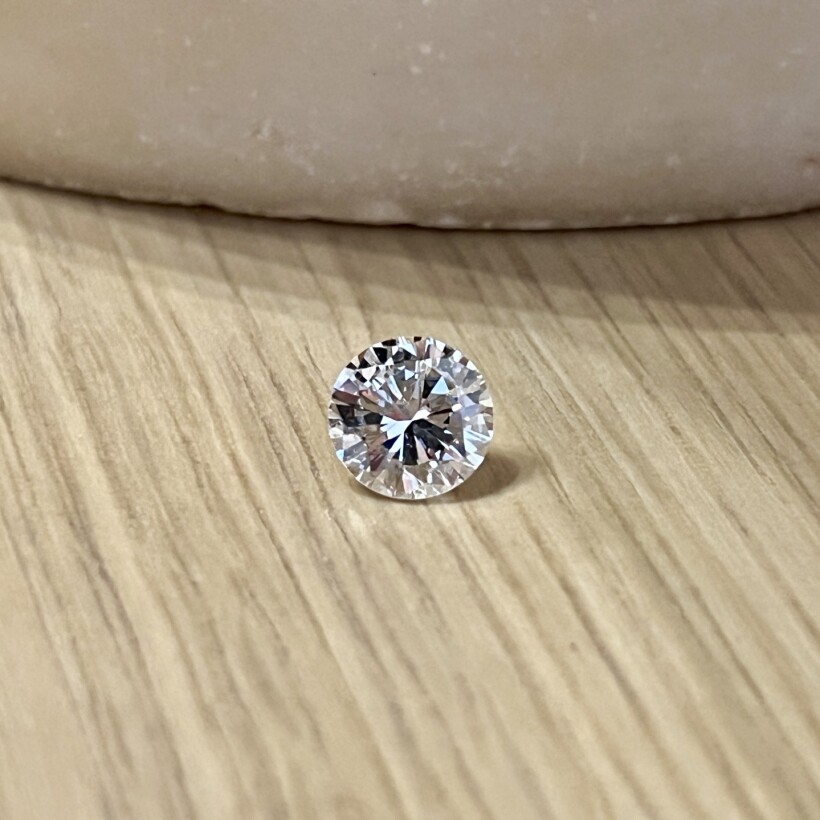 Diamant moderne de 1,60 carat blanc exceptionnel E SI1