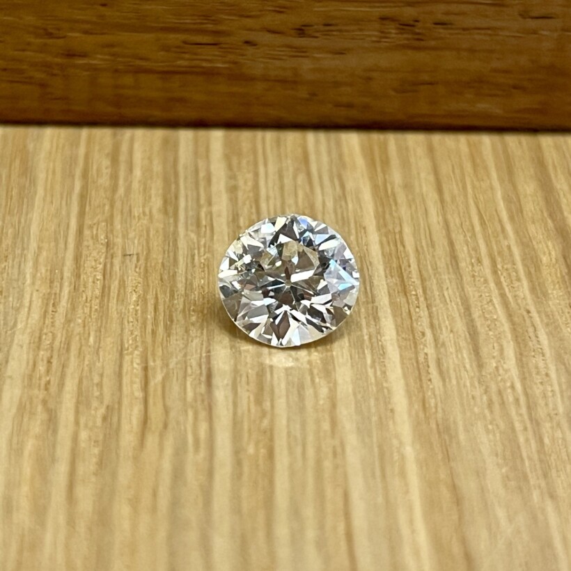 Diamant de taille ancienne de 3,55 carats légèrement teinté K VS2