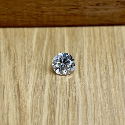 Diamant moderne de 2,02 carats extra blanc F SI1