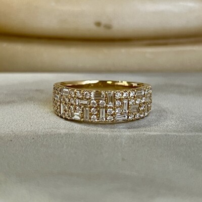 Alliance Bronx en or jaune, diamants de taille baguette et diamants