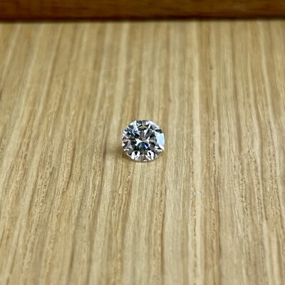 Diamant moderne de 0,72 carat blanc G VVS2