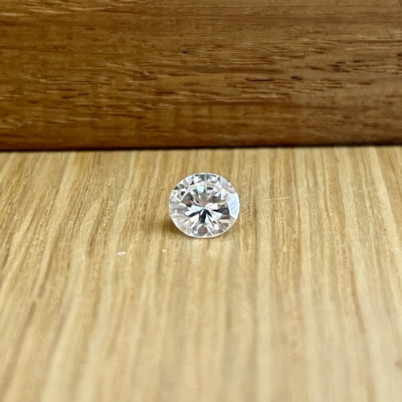 Diamant moderne de 1,12 carat extra blanc F VVS1