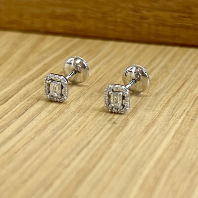 Boucles d’oreilles Héritage en or blanc, diamant de taille émeraude et diamants