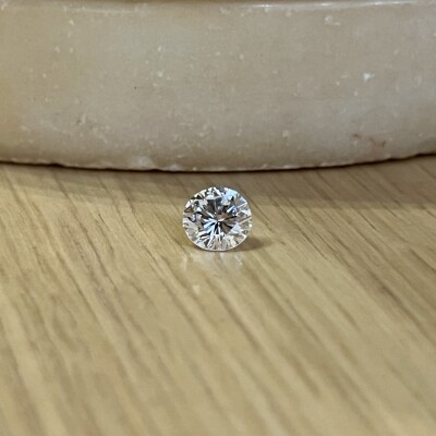 Diamant moderne de 1,01 carat blanc exceptionnel E SI1