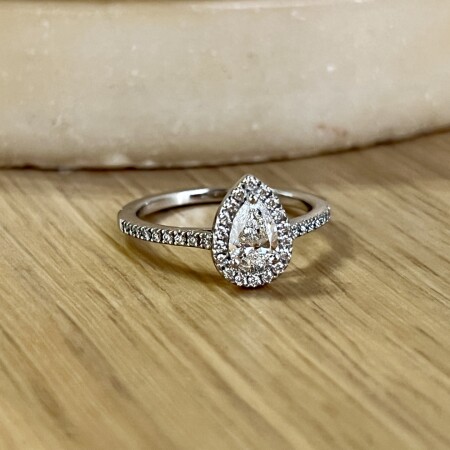 Bague Héritage en or blanc, diamant de taille poire de 0,51 carat et diamants