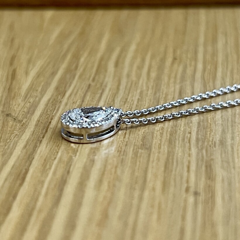 Collier Héritage en or blanc, diamant de taille poire de 0,50 carat et diamants