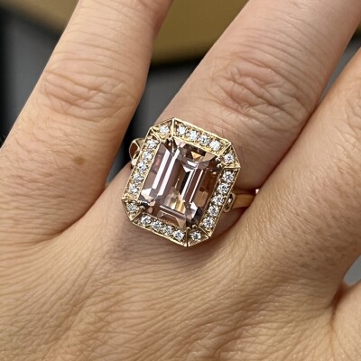 Bague San Marco en or rose, morganite de taille émeraude de 3,94 carats et diamants