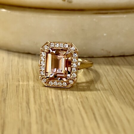 Bague San Marco en or rose, morganite de taille émeraude de 3,94 carats et diamants