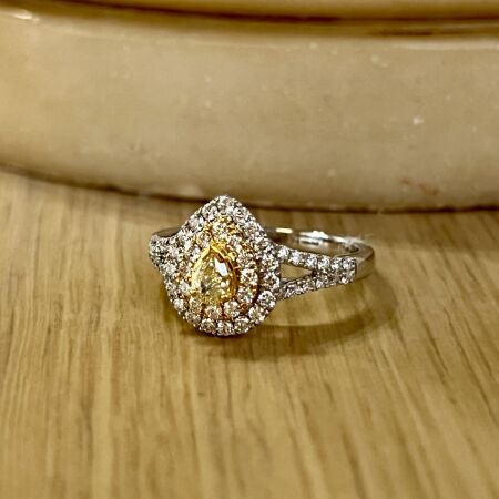 Bague Spring en or blanc, or blanc, diamant jaune de taille poire de 0,25 carat et diamants