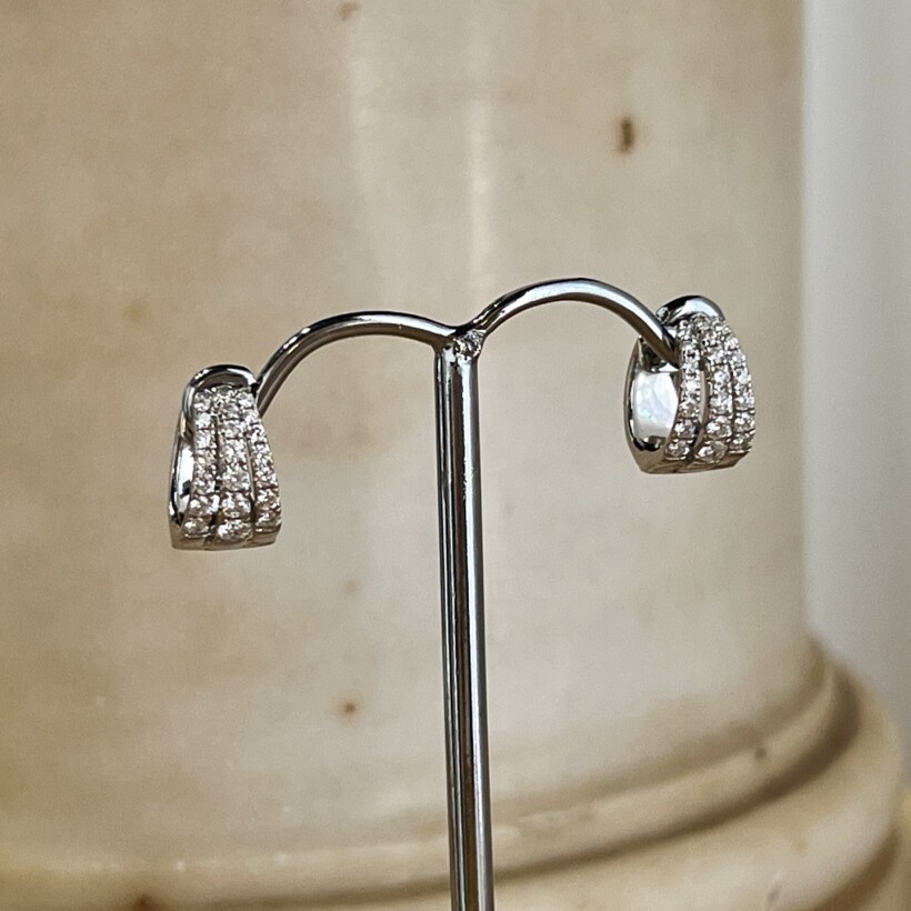 Boucles d’oreilles en or blanc et diamants