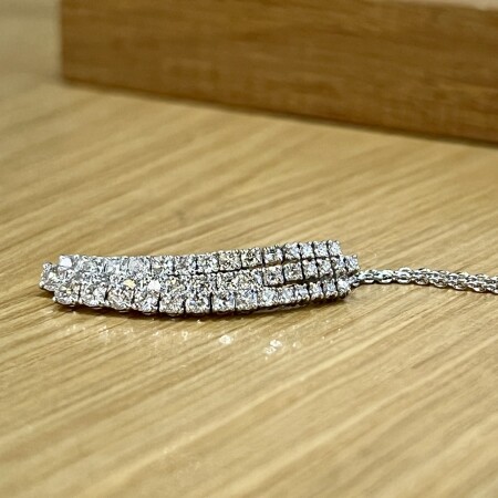 Collier Curve en or blanc et diamants