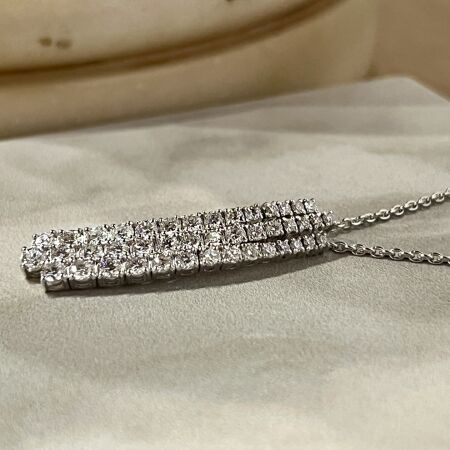 Collier Curve en or blanc et diamants