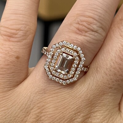 Bague Colette en or rose, topaze blanche de taille émeraude de 1 carat et diamants