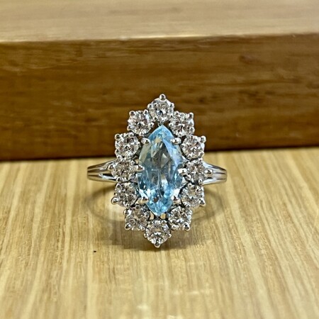 Bague Marquise en or blanc, aigue-marine de taille marquise et diamants pour 1,20 carat