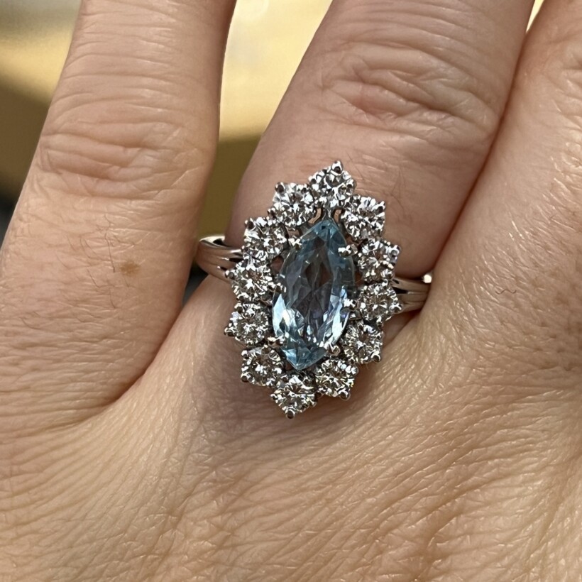 Bague Marquise en or blanc, aigue-marine de taille marquise et diamants pour 1,20 carat