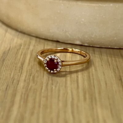 Solitaire Alice en or rose, rubis et diamants