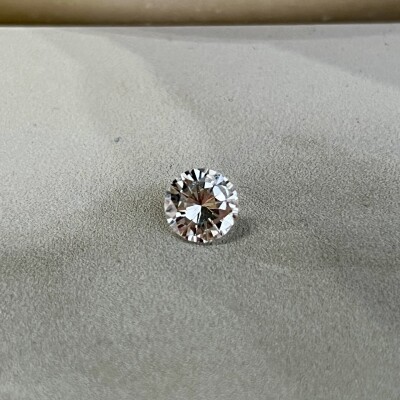 Diamant moderne de 1,42 carat blanc exceptionnel E VVS1