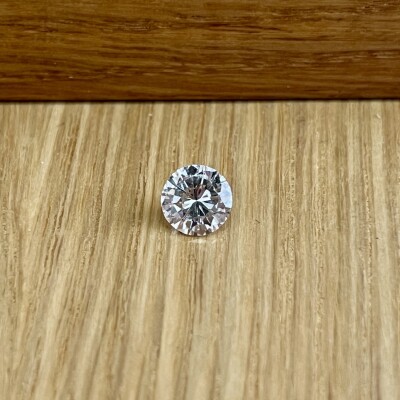 Diamant moderne de 1,42 carat blanc exceptionnel E VVS1