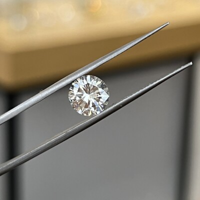 Diamant moderne de 1,72 carat blanc exceptionnel E VVS2