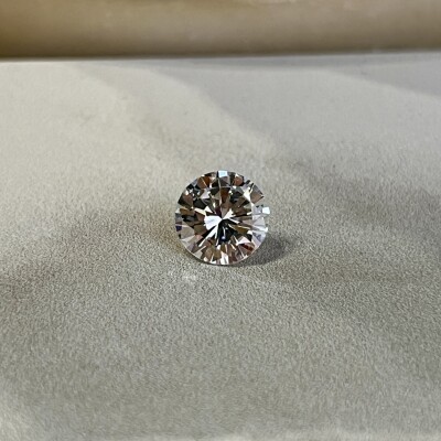 Diamant moderne de 1,96 carat blanc exceptionnel E VS2