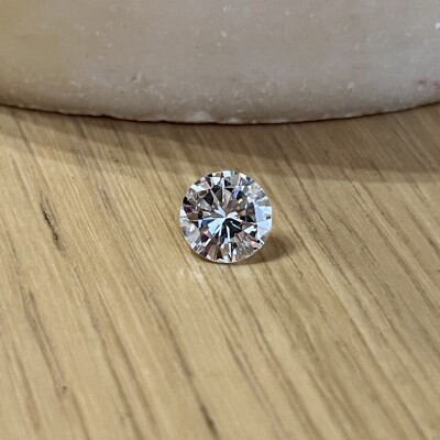 Diamant moderne de 1,96 carat blanc exceptionnel E VS2