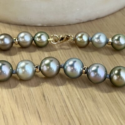 Collier en or jaune et perles de Tahiti