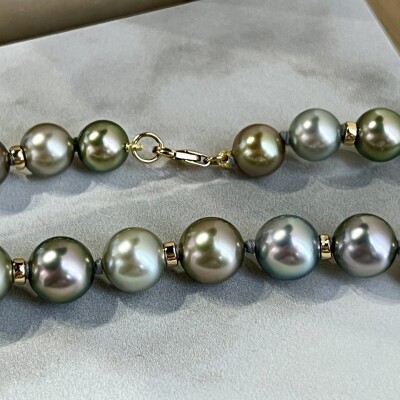 Collier en or jaune et perles de Tahiti