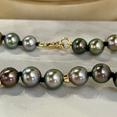 Collier en or jaune et perles de Tahiti