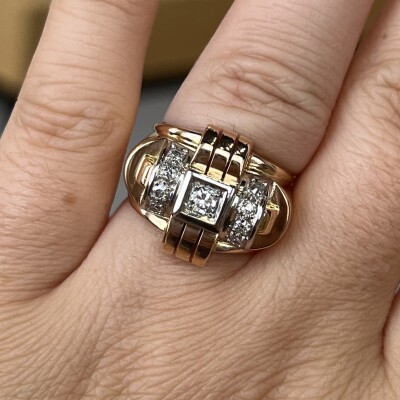 Bague Tank en or rose, platine, diamant de 0,10 carat et diamants 8X8 pour 0,30 carat vers 1940
