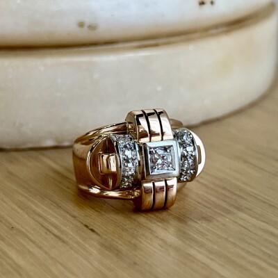 Bague Tank en or rose, platine, diamant de 0,10 carat et diamants 8X8 pour 0,30 carat vers 1940