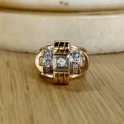 Bague Tank en or rose, platine, diamant de 0,10 carat et diamants 8X8 pour 0,30 carat vers 1940