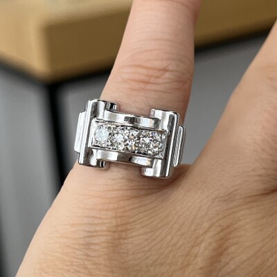 Bague Tank en or blanc et diamants de taille ancienne pour 0,60 carat vers 1940