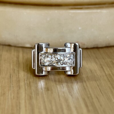 Bague Tank en or blanc et diamants de taille ancienne pour 0,60 carat vers 1940