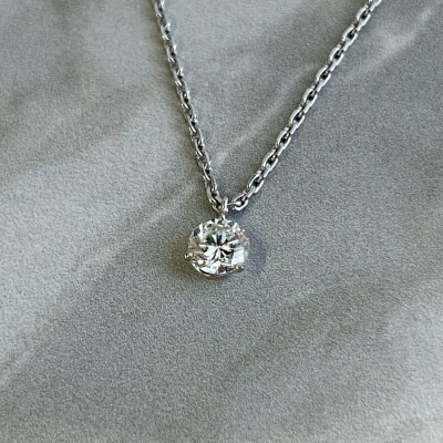 Collier en or blanc et diamant de 1,12 carat blanc H VS