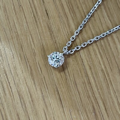 Collier en or blanc et diamant de 1,12 carat blanc H VS