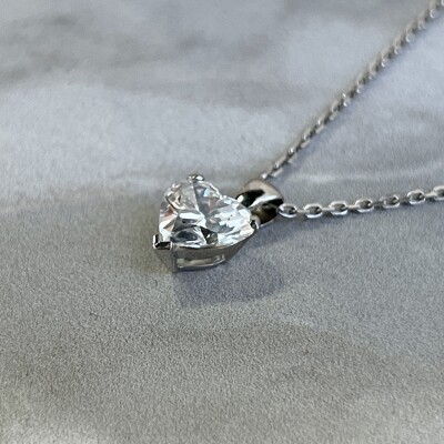 Pendentif Cœur en or blanc et diamant de taille cœur de 2,42 carats extra blanc F SI1