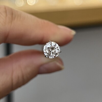 Diamant moderne de 0,83 carat blanc exceptionnel E VS2