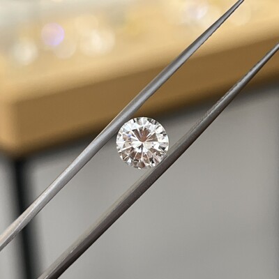 Diamant moderne de 1,46 carat blanc G VS2