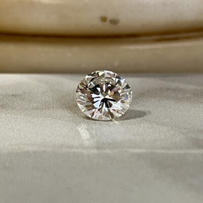 Diamant moderne de 4 carats blanc G SI1