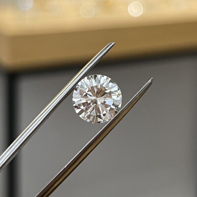 Diamant moderne de 4 carats blanc G SI1