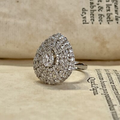 Bague Corsica en or blanc et diamants taille marquise, baguette et diamants pour 2,70 carats