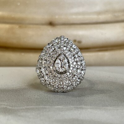 Bague Corsica en or blanc et diamants taille marquise, baguette et diamants pour 2,70 carats