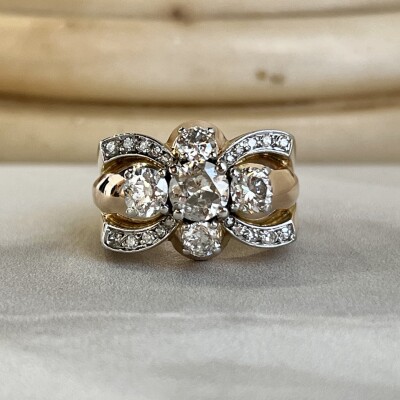 Bague Tank en or rose, platine, diamant central de taille ancienne de 0,70 carat, diamants 8X8 pour 0,10 carat et diamants pour 1,40 carat vers 1940