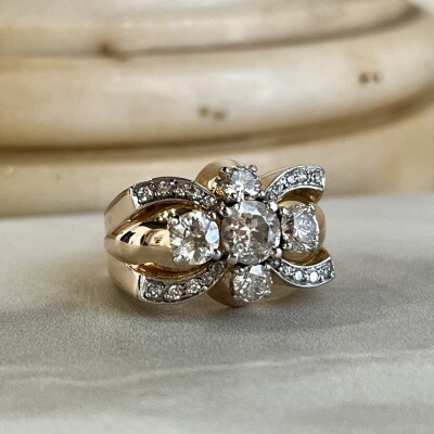Bague Tank en or rose, platine, diamant central de taille ancienne de 0,70 carat, diamants 8X8 pour 0,10 carat et diamants pour 1,40 carat vers 1940