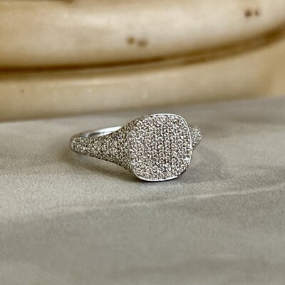 Chevalière en or blanc et diamants