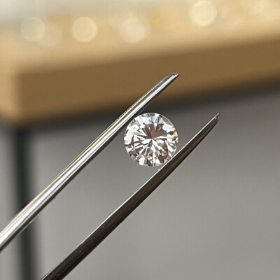 Diamant moderne de 1,35 carat blanc exceptionnel E VVS2