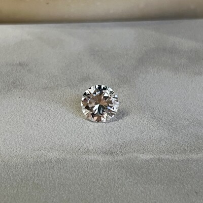 Diamant moderne de 1,35 carat blanc exceptionnel E VVS2