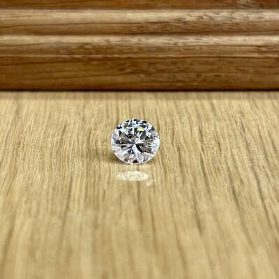 Diamant moderne de 1,35 carat blanc exceptionnel E VVS2