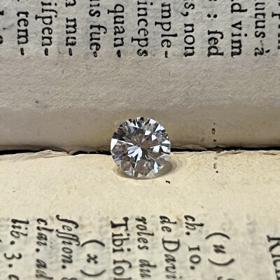 Diamant moderne 2,21 carats extra blanc F VS2