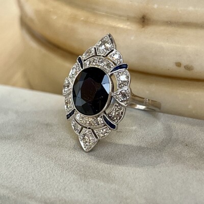 Bague Marquise en or blanc, platine, saphir ovale de 3,50 carats et diamants de taille ancienne pour 1 carat